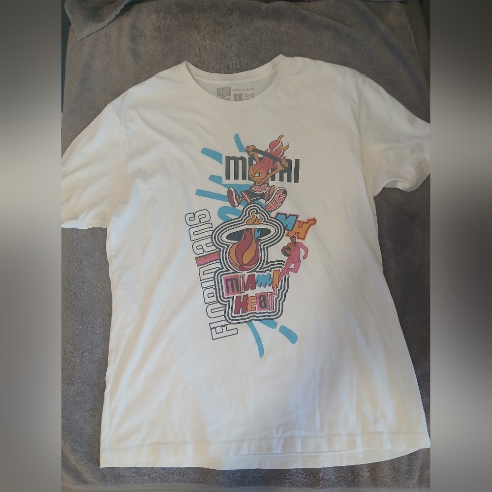Miami Heat Vintage Esk Graphic Tee Court Culture Sz Large